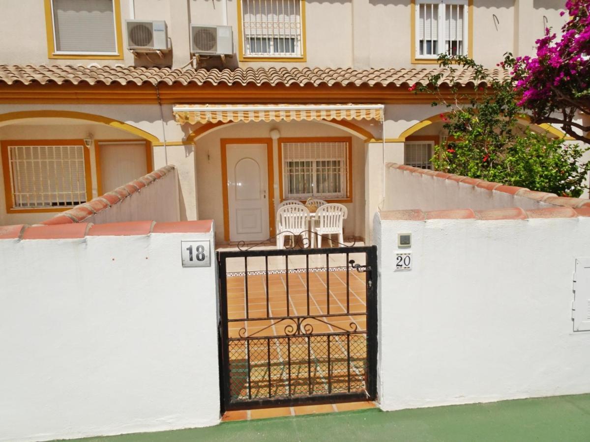 Апартаменты La Playa Oliva - Casa 20 Alquiler Solo Familias Экстерьер фото